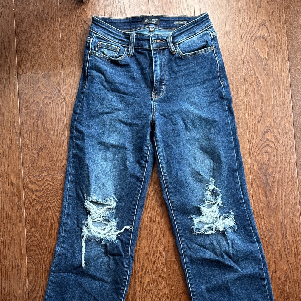 Judy Blue Dark Wash Distressed Jeans - Picture 3 of 4